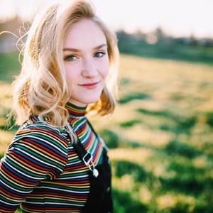 Meet your Posher, Claire